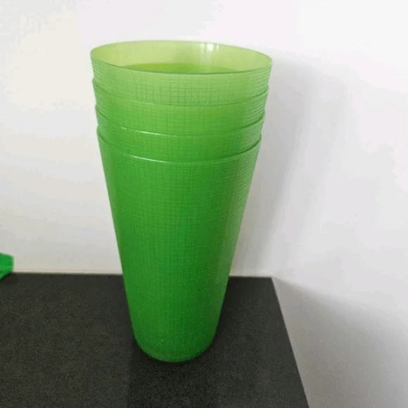 Four Large Plastic Cups - Picture 1 of 2